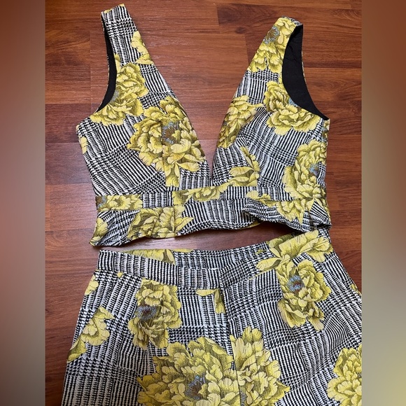 Statement Set - Picture 3 of 9